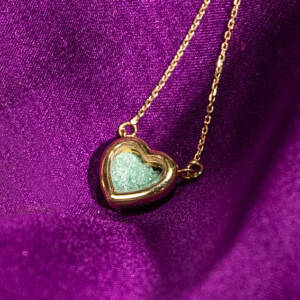 Precious Dust Line – Emerald Heart Necklace – H8280